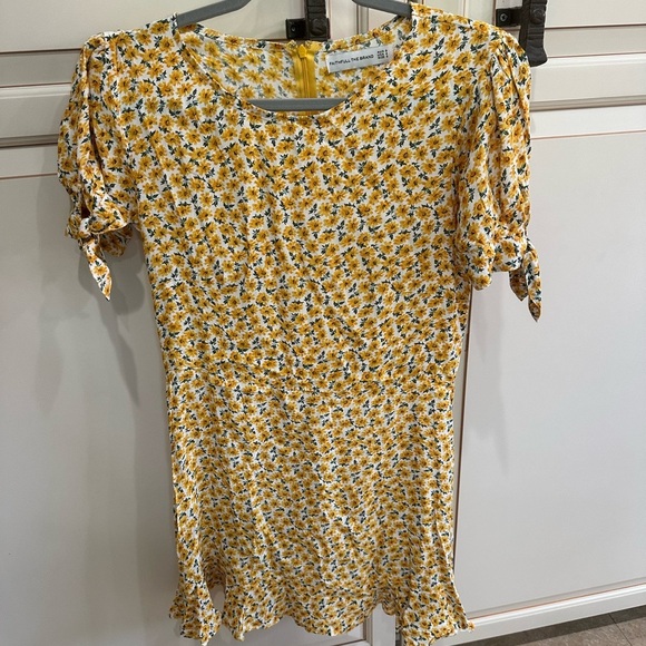 Faithfull The Brand Daphne Yellow Floral Mini Dress (19) - Picture 9 of 9